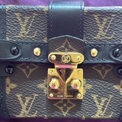 Louis Vuitton essential trunk
