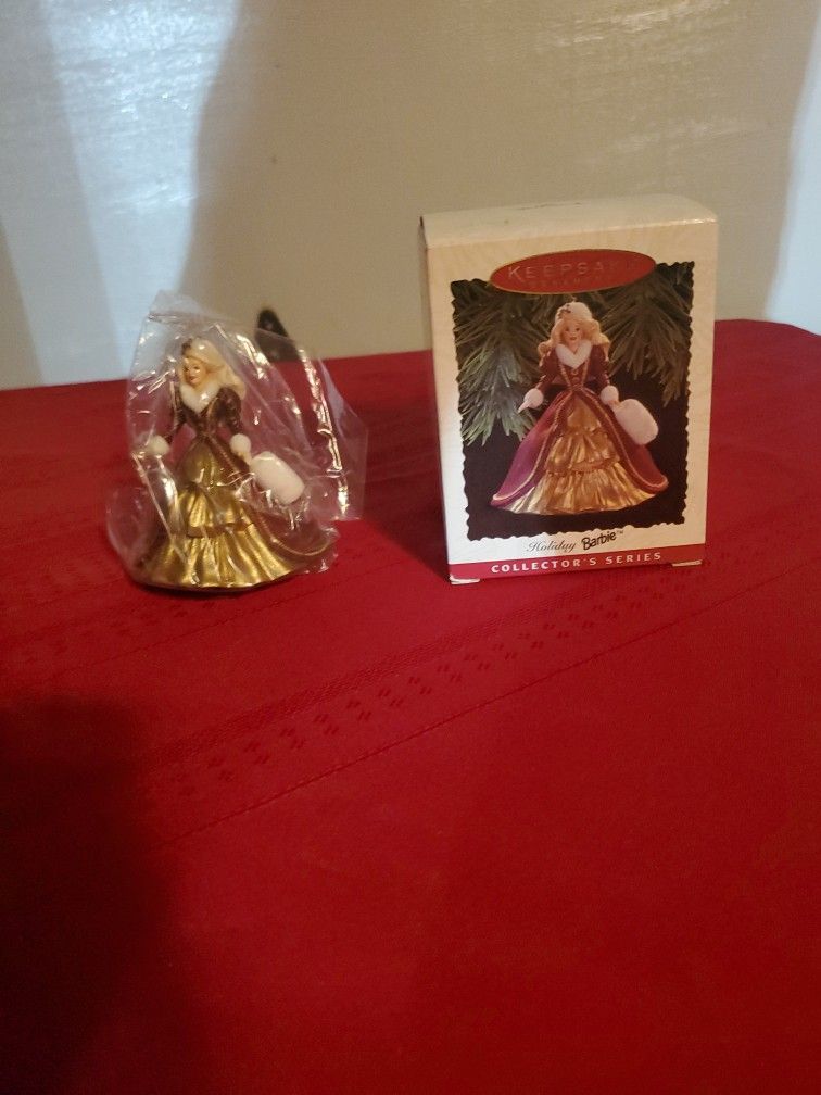 Hallmark holiday Barbie collectible ornament 1996