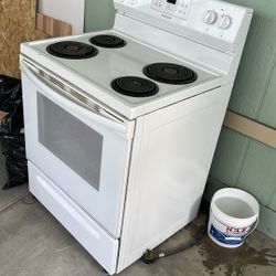 Frigidaire Electric Stove