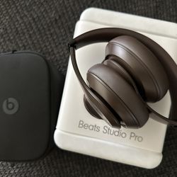 Beats Studio Pro - Brown