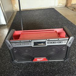 Milwaukee Jobsite Bluetooth Radio