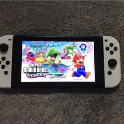 NINTENDO SWITCH V2 with 512GB and Over 7500 GAMES