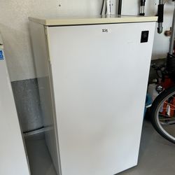 Small GE Refrigerator 
