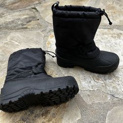 Boys Snow Boots Size 4