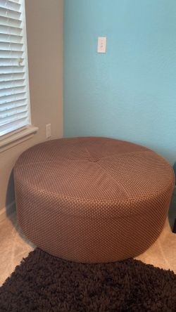 Ottoman- round