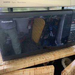 Microwave Like New 