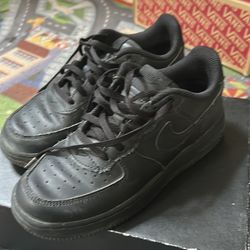 Nike Black Airforces kids