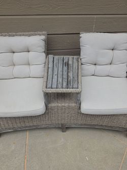 PATIO DOUBLE SITTING