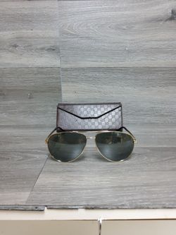 Gucci pilot gold medal frame sunglasses GG0137S 002 61-13-140