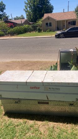 Contico pick up toolbox