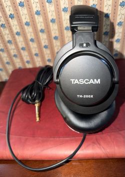 Tascam TH-200X Studio Sound Monitoring Headphones