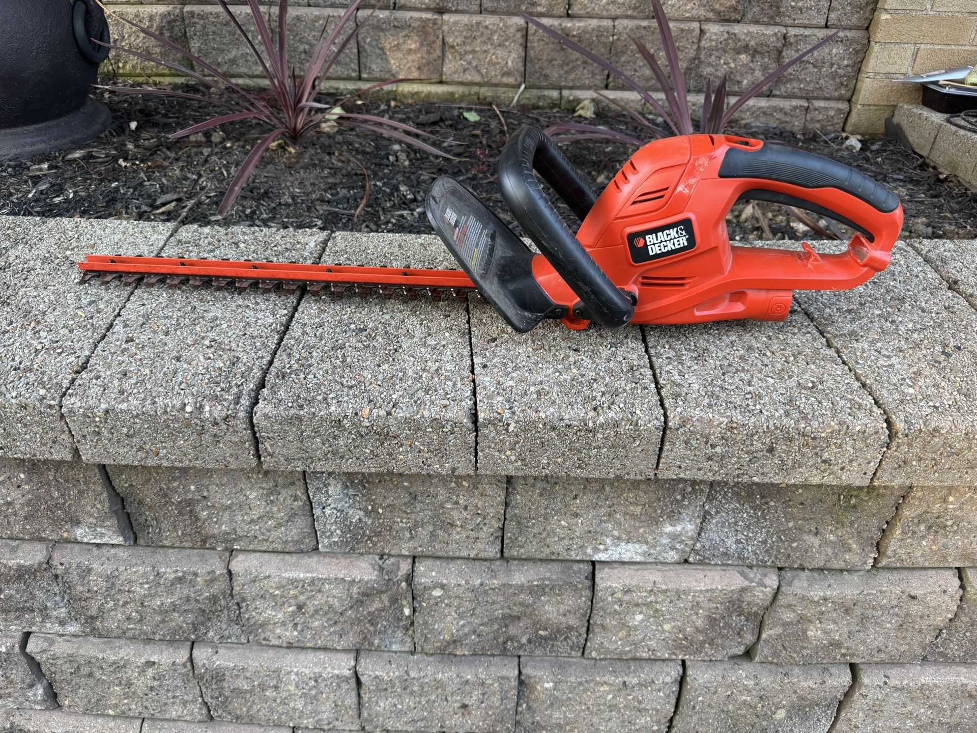 Black & Decker Hedge Trimmer