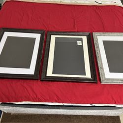 Frames for photos or paintings—all three frames are brand new