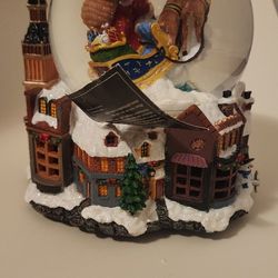 VINTAGE MUSICAL CHRISTMAS GLOBE 