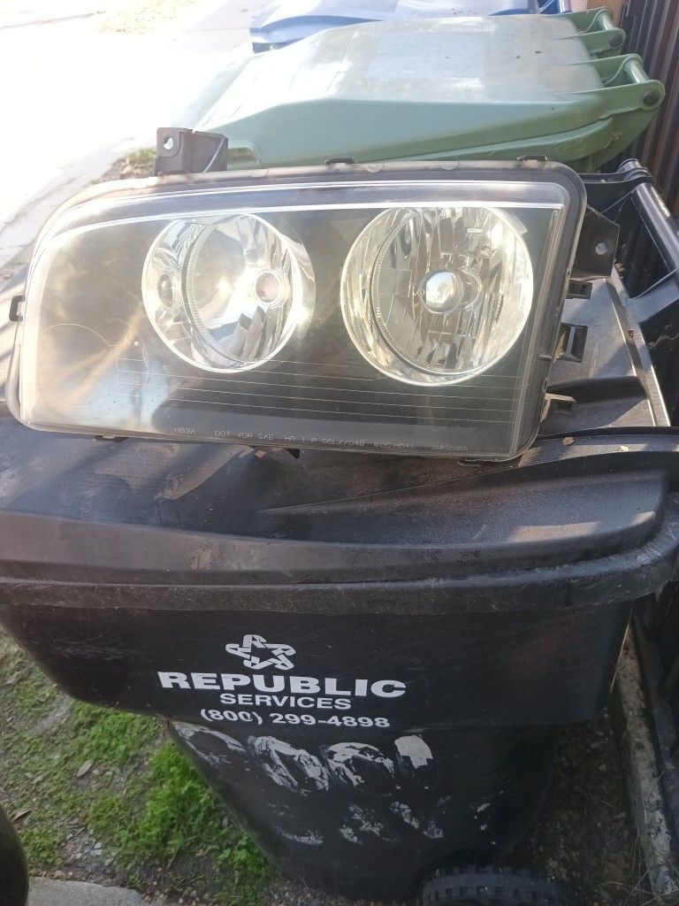 2006 To 2008 Dodge Charger Left Front Headlight