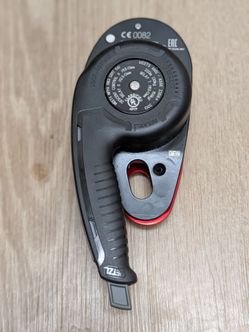 PETZL Descender / Belay Device