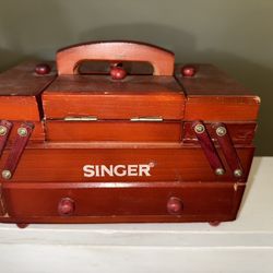 Vintage Singer “mini” Sewing Box