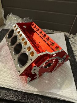 Cison minature V8 engine