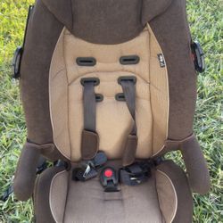 Selling a Safety 1st brown car seat.