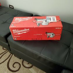 Milwaukee 7.5 Amp 1/2 in. Hole Hawg Heavy-Duty Corded Drill - Factory Sealed