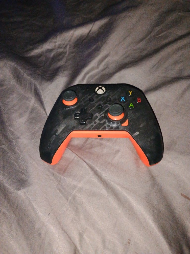 Xbox Controller Still Works Doesn't Hold Charge For Long Though