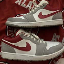 Jordan 1 Low 'Light Smoke Grey Gym Red'