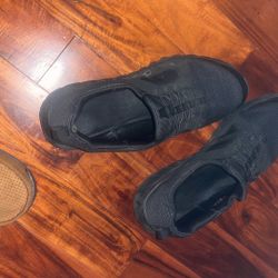 Tennis Shoes 