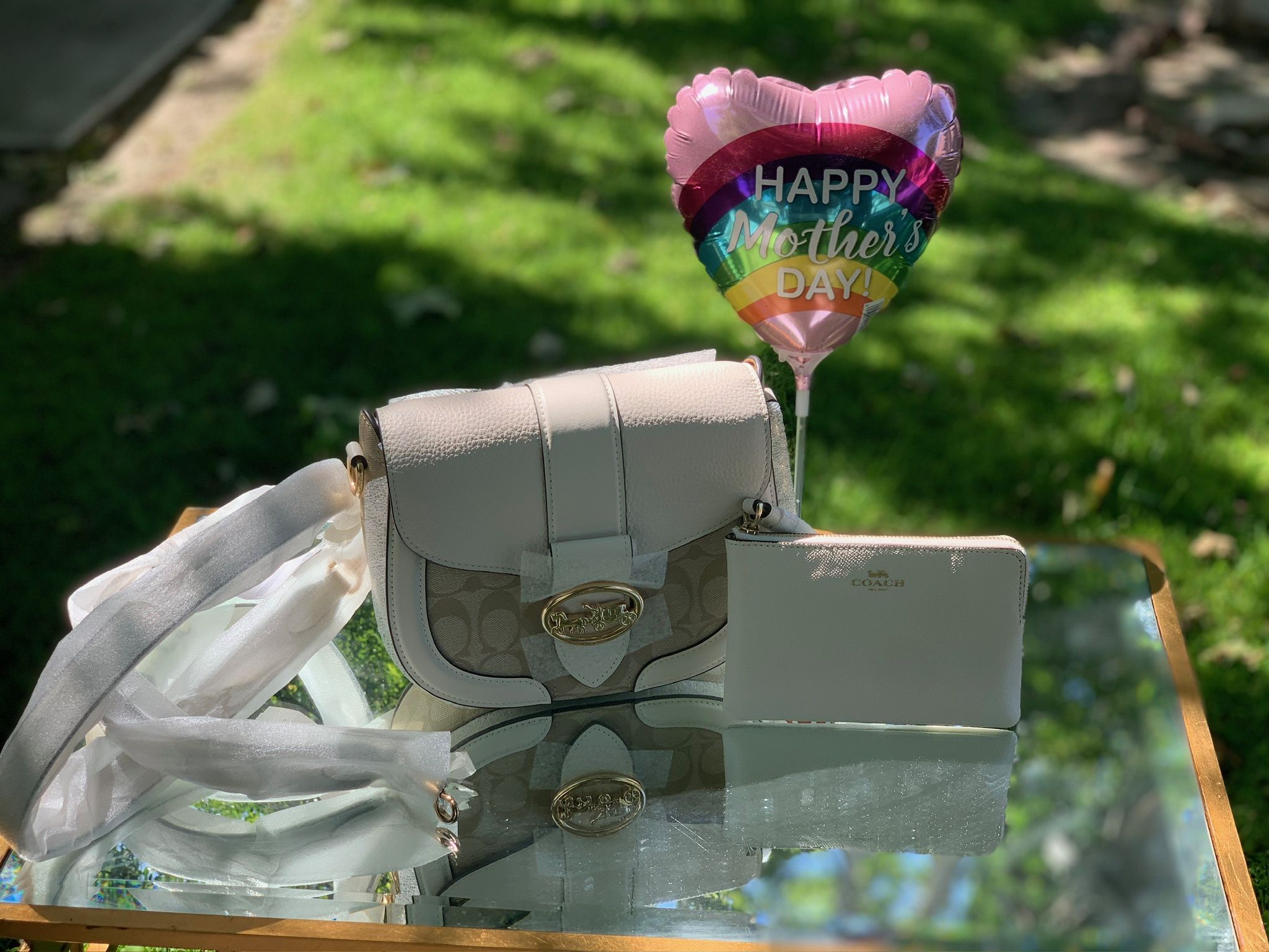💕💕New Coach Crossbody With Carriage Emblem And Wristlet