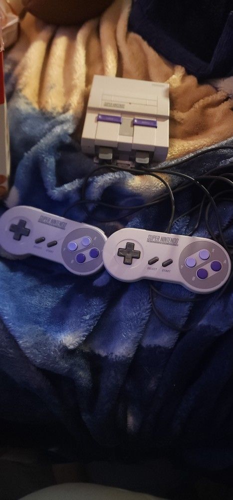 Mini Super Nintendo With Controllers