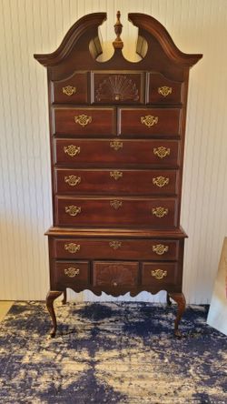 STUNNING AMERICAN DREW TALL DRESSER