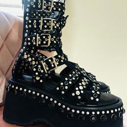 Dollskill Size 8.5 Women's Sandals