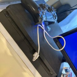 Playstation 4 Slim 