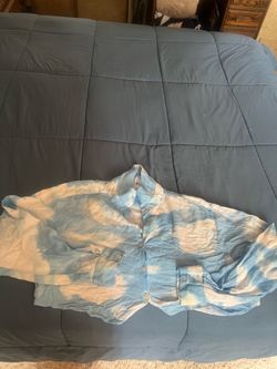 Bershka Blue & White Cloud Print Crop Top