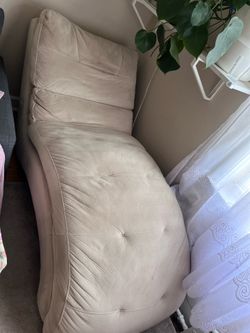 Modern Lounge Chair / Chaise – Super Cozy & Stylish