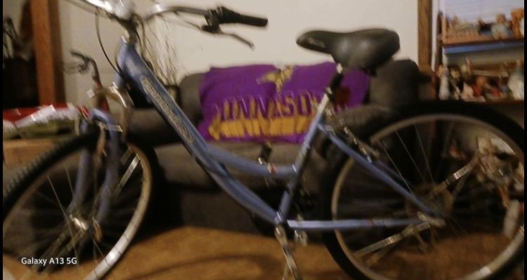 Woman’s Diamondback Bike