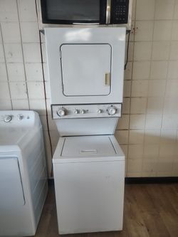 GE stackable electric 220v   washer dryer  combo heavy duty  In Excellent Working Condition