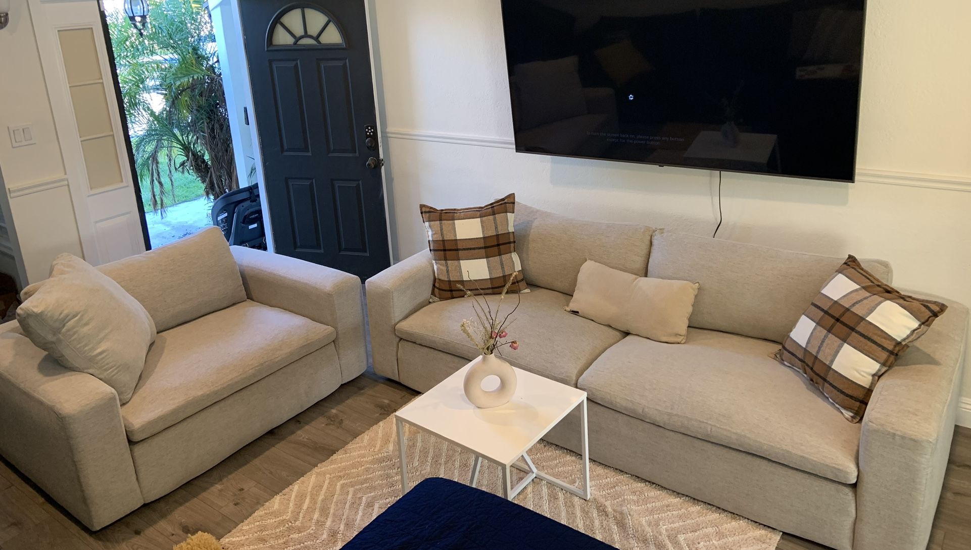 Living Spaces Sofa + Lounge Chair Set