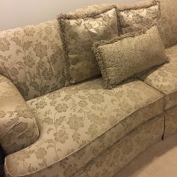 89” Sofa