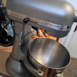 Professional HD KitchenAid mixer