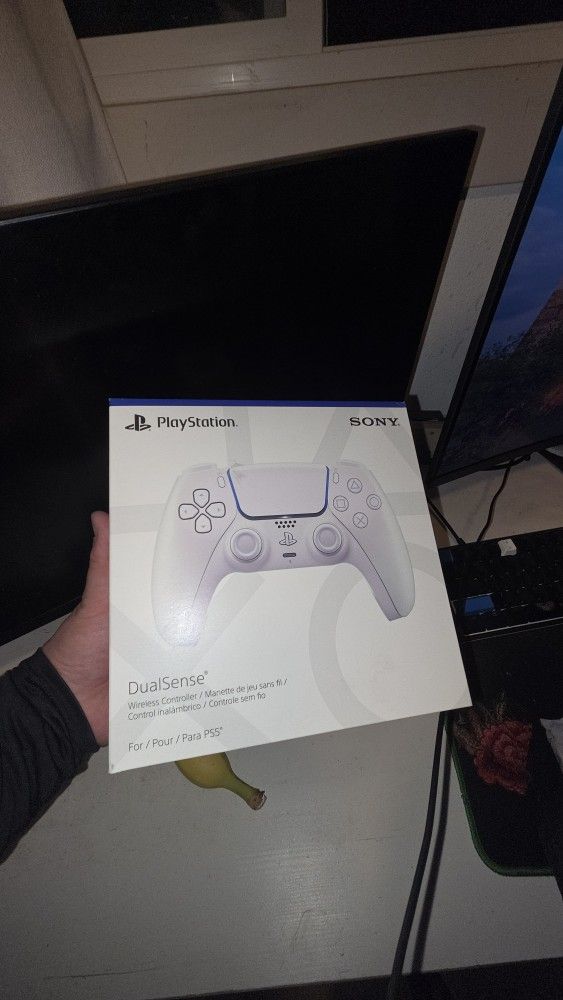Brand New Playstation 5 controller chroma pearl
