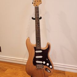 SQUIER CLASSIC VIBE 70S STRAT - Licensed By Fender 