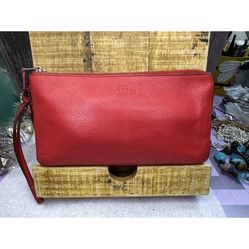 Red Coach Wallet Clutch Vintage Beauty Soft Leather Gold Zippers Branded
