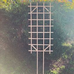 Garden trellis new 24”x48”