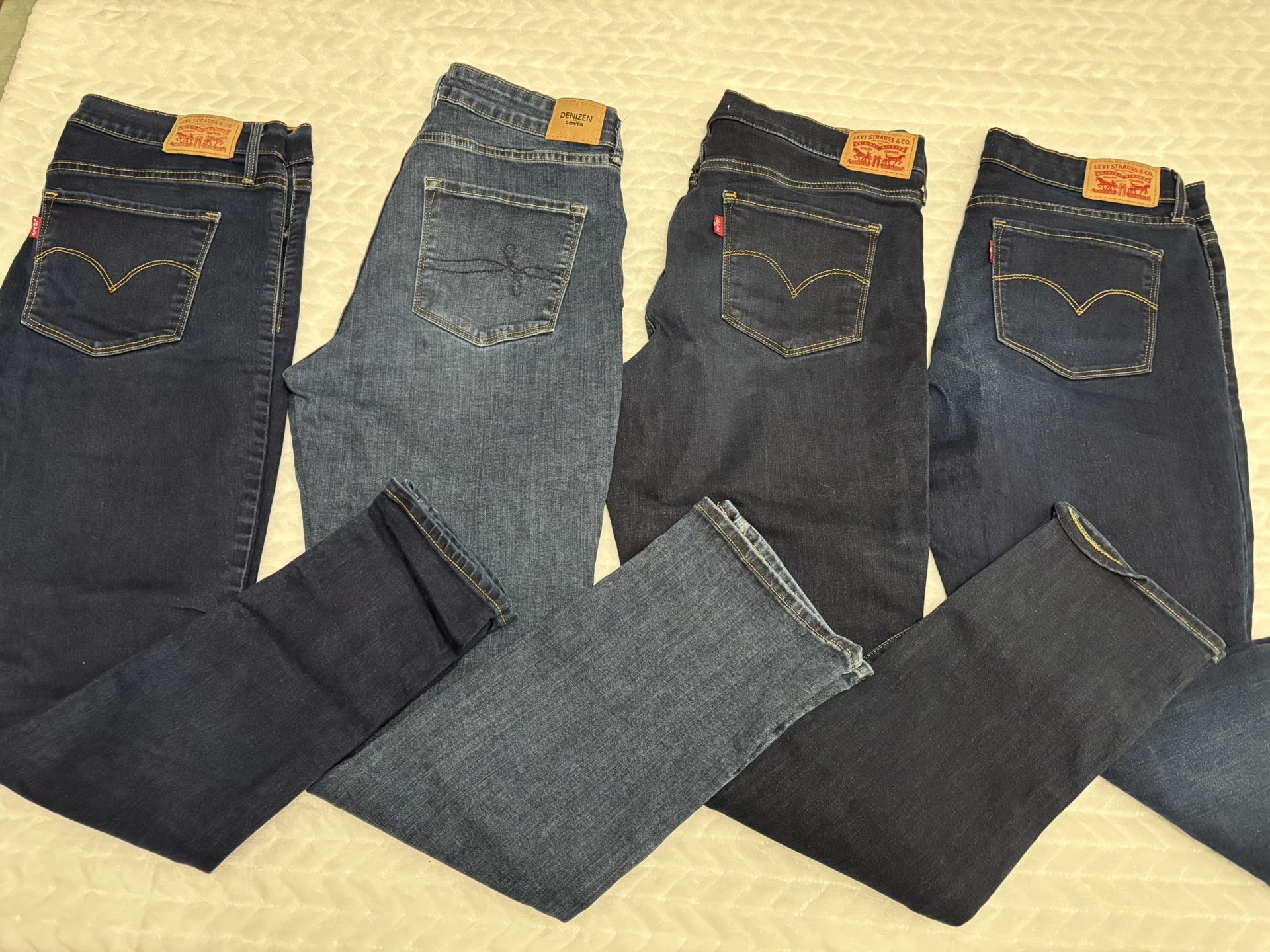 Womens Levi’s Bundle
