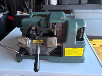 ILCO 044 Performance Series Key Cutting Machine – Works Great