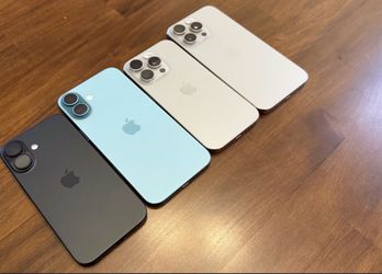Lot of 4 Apple iPhones