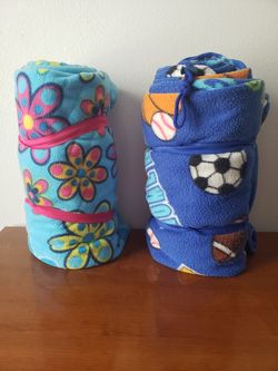 2 children's sleeping bags