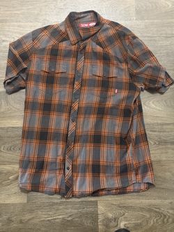 (XL) Vans Short Sleeve Flannel Print Button Up