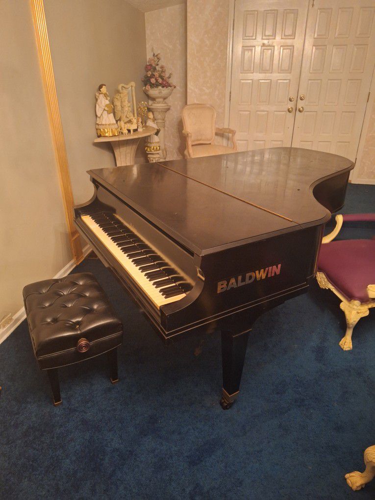 Baldwin Grand 7 FT piano