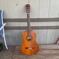 Yamaha G-231 Guitar 